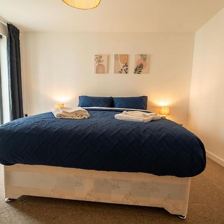 Spacious Apartment In Woking Town Centre Esterno foto