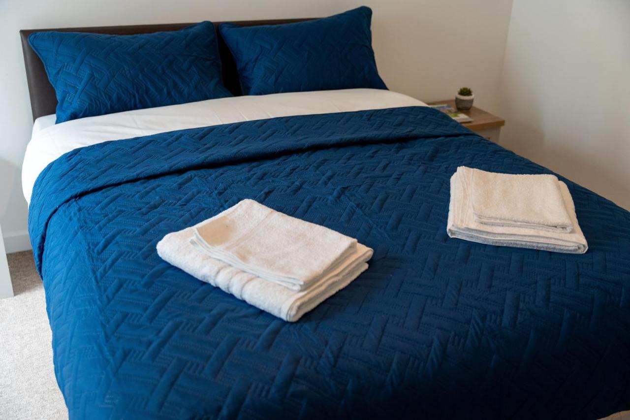 Spacious Apartment In Woking Town Centre Esterno foto