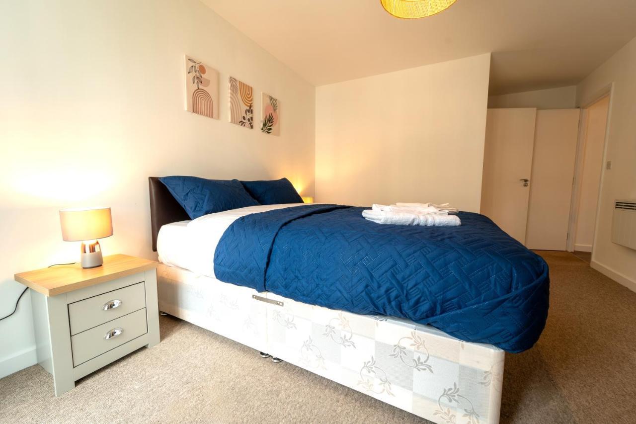 Spacious Apartment In Woking Town Centre Esterno foto